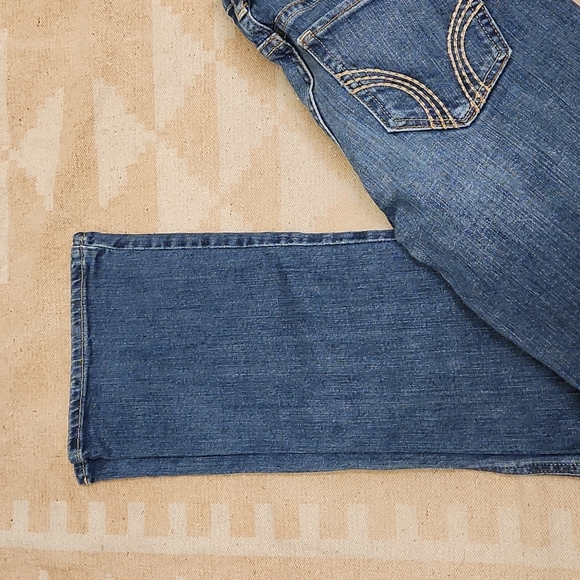 Hollister Bootcut Stretch Jeans Size 25 x 31 (1 short) - Picture 2 of 3